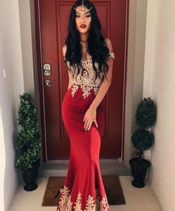 Brazylijski Nowy Fromal Długie Syrenki Suknie Wieczorowe Dla Eleganckich Kobiet Luksusowe Wino Red Off Ramię 2019 Sexy V Neck Gold Appliquetrumpet Dress