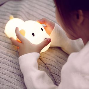 Cartoon Dog Led Night Light Touch Sensor Dimmable Timer USB Uppladdningsbar Silikonvalp Sänglampa för barn Barnbarnsgåva M1681