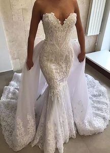 Gorgeous 2019 sjöjungfru bröllopsklänning med detachale tåg pärlstav pärlstav älskling som appliqued brudklänningar sexig strandland vestidos de novia