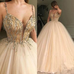 真珠のビーズボールガウンプロムQuinceanera Dress 2019スパゲッティプランジングバックレスvestidos de Novia Sweet 15ドレス女の子パーティーページェント