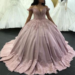 Bola-de-rosa empoeirado vestido Quinceanera Vestidos Off Shoulder frisada Appliques até o chão vestidos de quincea vestido de noite doce 16 vestidos