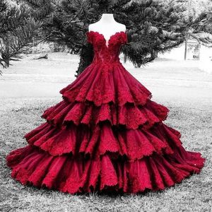 Röd älskling elegant kväll klänningar av axel korta ärmar spets approps cocktail party gowns tiered kjolar sopa tåg prom klänningar