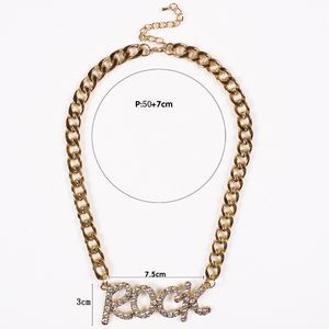 Wholesa Fashion Luxury Designer Averded Metal Chain Diamant Letter Rock Pendant Choker Rection Necklace för Kvinnor Guld Silver 2 Färger