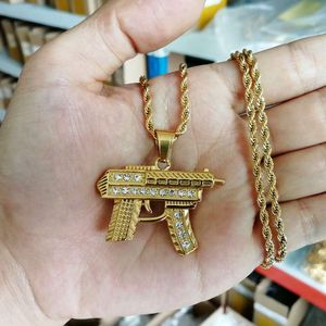 Fashion-Submachine Gun Diamonds Pendant Halsband för män Golden Crystal Luxury Halsband Rostfritt Stål Kubansk Kuskar Smycken
