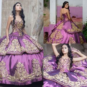 Geleneksel Işık Mor Quinceanera Elbiseler Sevgiliye Balo Altın Aplikler Balo Elbise Kabarık Lace Up Tatlı 16 Elbise Princesa Vestidos