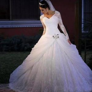 Vintage Lace Bröllopsklänningar med V Neck Illusion Långärmad Bröllopsklänning Bollklänning Plus Storlek Peats Beads Sequins Bridal Vestidos