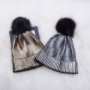 Cappello da berretto all'uncinetto lavorato a maglia lucido metallizzato caldo invernale da donna con pom pom S18120302