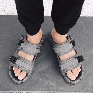 Vendita calda-2019 estate sandali casual casual da uomo traspirante koreantoe spiaggia sandali da uomo taglia 39-44