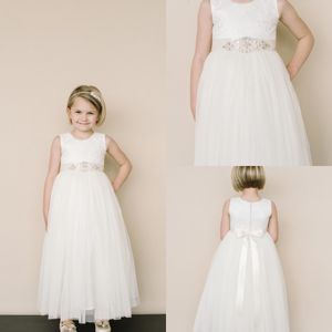 2019 Tulle Flower Girls Dresses With Beaded Sash For Wedding Jewel Neck Sleeveless Ankle Length Girls Pageant Gowns Zipper Back Kids Wear