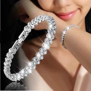 Luxury Crystal Tennis Armband för Kvinnor Bling Vit Rhinestone Guld Silver Rose Guldkedjor Bangle Mode Bröllop Smycken Gift