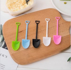 Plastikowe łyżki Deserowe łyżki przyjazne dla środowiska Jednorazowe plastikowe ciasto lody przekąska Łyżka Flatware Shovel Decor łyżki 5styles LT1084