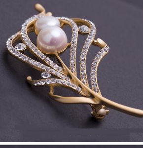 Fashion- freshwater pearl brooch corsage 11-12mm natural pearl diamonds clothing accessories corsage pin simple Japanese and Korean mosaic