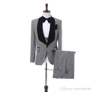 New Arrival One Button Groomsmen Xale Lapel Groom Tuxedos Men Suits Wedding / Prom Best Man Blazer (Jacket+Pants+Vest+Tie) A362