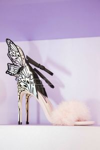 Patente Ladies Frete de couro grátis 2019 Pena de salto alto rosa Solid Butterfly Ornamentos Mulit Sophia Webster Sandals Sapatos coloridos 44