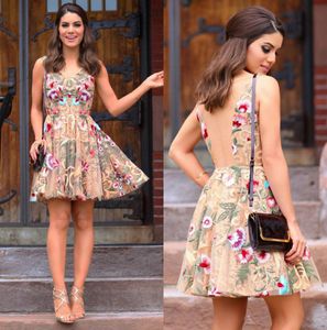 Colorful Homecoming Dresses V Neck A Line Lace Appliques Backless Short Prom Dress Party Wear Cocktail Gowns Custom Made