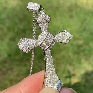 Fantastiska lyxsmycken 925 Sterling Silver Pave White Sapphire CZ Diamond Cross Pendant Gemstones Kvinnor Bröllop Halsband för Lover Gift