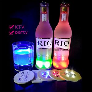 Sottobicchiere a LED Adesivi per bottiglie a LED Bagliore di Natale Bar Club Party Decorazione di vasi Glorificatore a LED Mini tappetino per bevande leggere