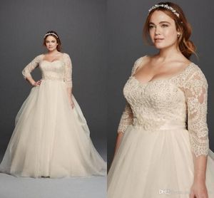 Plus Size 2020 New Oleg Cassini Wedding Dresses 3/4 Sleeves Lace Sweetheart Covered Button Gloor Length Princess Fashion Bridal Gowns 439