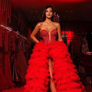 豪華な赤い階層チュールプロムガウンビーズクリスタルボールガウンイブニングドレス恋人2020フォーマルパーティーVestidos de Robe