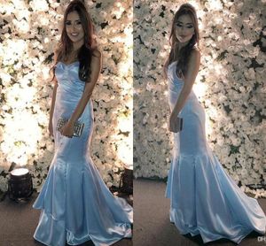 Açık gökyüzü mavisi deniz kızı gece elbise tatlım saten sırtsız pileler zemin uzunluğu ucuz basit resmi elbise özel gün parti elbiseleri