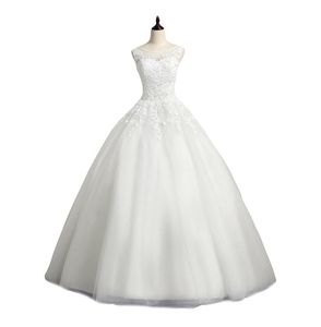 Applique Beadings Arabiska 2019 Bröllopsklänningar Jewel Ball Gown Tulle Bridal Dresses Vintage Billiga Bröllopsklänningar