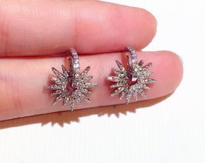 Modische Luxus-Designer-Ohrstecker mit super glitzernden funkelnden Diamanten und Zirkonen, kleine, elegante Blumen-Ohrstecker für Damen und Mädchen