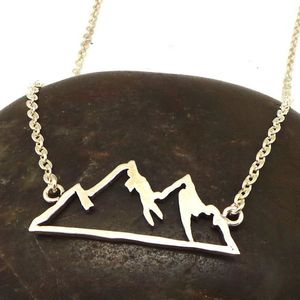 30st Ny Geometric Snowy Mountain Top Range Halsband Colorado Wasatch Alpine Nature Handing Camping Travel Wanderlust Landscape Halsband