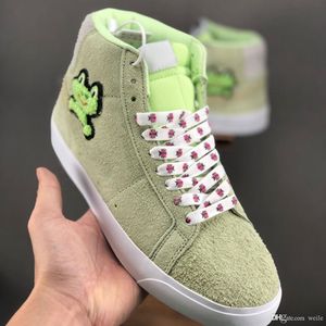 Frog Skateboard X SB Blazer Mid QS Sports Running Shoes For Men Women Light Green Suede Designer Sneakers des Chaussures Trainers Zapatos
