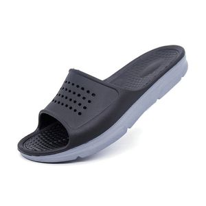 Designer-Hion Mens Flip Flops Sandały plażowe Mężczyźni Płaskie Płaskie Kapcie poza Sandalami Buty antypoślizgowe