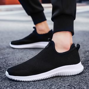 Gjord i Kina Mode Kvinnor Män Running Skor Svart Vit Navy Blå Laceless Mens Trainer Slip On Sport Sneakers Hemlagad Märke 39-44