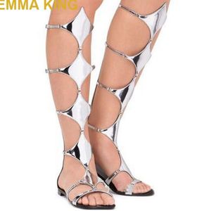 Moda Srebrne Kobiety Kolano Wysokie Płaskie Botki Rzym Styl Wycięty Długi Gladiator Kobiety Buty Otwarte Palec Letnie Buty Buty