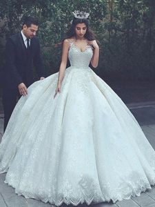 Senaste Beading Muslim Bride Lace Ball Gown Bröllopsklänningar 2020 Spaghetti Straps V Neck Lace Up Back Bridal Bröllopsklänningar Plus Storlek