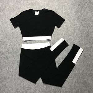 새로운 여름 유럽 패션 여성의 하이 허리 짧은 슬리브 레터 인쇄 크롭 티셔츠와 스포츠 요가 긴 레깅스 트윈 세트