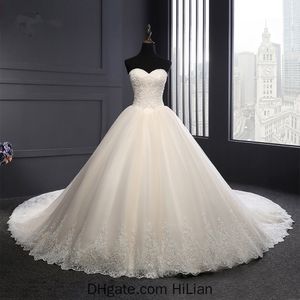 Weißes Elfenbein-Luxus-Ballkleid-Hochzeits-Kleid trägerlos von elegantem symmetrischem Spitzenchampagner-Brautkleid formeller Anlass