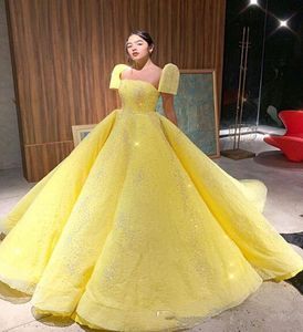 Cinderella Princess Dresses Yellow Ball Gown Quinceanera Klänningar Sparkly Beaded Sweep Train Custom Made Sweet Fairy Prom Klänningar