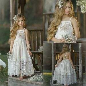 Niedliche 2020 Blumenmädchenkleider für die Hochzeit, weiße Baumwollspitze, A-Linie, formelle Kleidung für Kinder, bodenlanges Festzug-Kleid für Mädchen