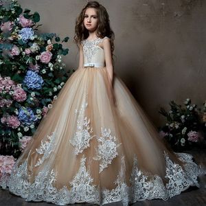 2020 New Cute Flower Girl Dresses For Weddings Ball Gown Tulle Appliques Lace Beaded Long First Communion Dresses Little Girl