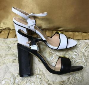 2019 تصميم جديد أزياء المرأة عالية الكعب الصنادل الأحذية مكتب سيدة الجلود حزام حذاء أسود أبيض كعب سميك 11 سنتيمتر الكبير الحجم 40 41 42
