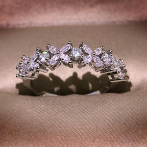 Flower Ring Band For Girl Romantic Cute Brilliant Elegant Water Drop Flake Shaped Zircon Stone Women Rings Jewelry