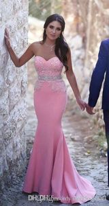 ピンクの人魚の2019アラビアのイブニングドレス恋人のビーズのクリスタルサテンのウエディングドレスセクシーな安い正式なパーティーガウン258