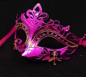 À venda Máscaras de festa Banhado a ouro Venetian Masquerade Eye Mask meia face máscara de coroa de plástico fantasia de carnaval adereços de casamento frete grátis