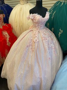 Real Pictures Light Pink Sequin Quinceanera Платья 2020 Ручной работы Цветы Жемчужины С Плечо Платье PROM Сладкое 16 Платье Пагенты