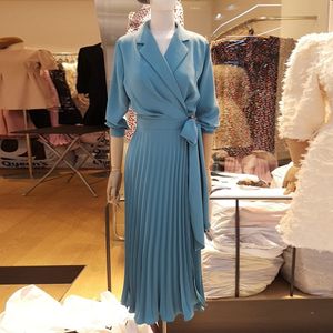 ブランドの女性の服2019春の滑走路デザイナー長袖プリーツのドレスファッションノッチカラーボウドレス