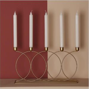 Portacandele di candelabro in metallo Stanza di candela Modello Nordic Home Creativo Moderno Semplice Europeo Table Table Decorazione