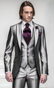 Fashion Silver Grey Groom Tuxedos Peak Lapel Groomsmen Mens Wedding Dress Handsome Man Jacket Blazer 3 Piece Suit(Jacket+Pants+Vest+Tie) 915