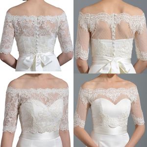 Billiga White Ivory Lace Bridal Jackor Boleros Off Shoulder Half Sleeve Knappar Täckta Bröllop Brud Wraps Shrug For Wedding Dresses