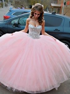 Affascinante abito da ballo economico rosa chiaro Abiti Quinceanera 2019 Corsetto a cuore con perline Cristalli Prom Party per Sweet 16 Girls Vestide