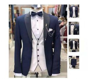 Smoking da sposo blu navy nuovo stile Groomsmen con risvolto nero Abito da sposa da uomo Giacca da uomo di moda Blazer Completo da 3 pezzi (giacca + pantaloni + gilet + cravatta) 809
