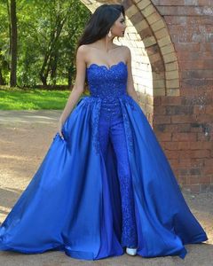 Azul royal macacões vestidos de baile com trem destacável lace querida strapless frisada overskirt vestidos de noite elegante árabe formal 2018