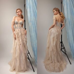 2020 Suknie ślubne Linii Wielopoziomowe Spódnice Koronki Plażowa Suknia Ślubna Aplikacja Suknie Ślubne Plus Size Suknie Ślubne